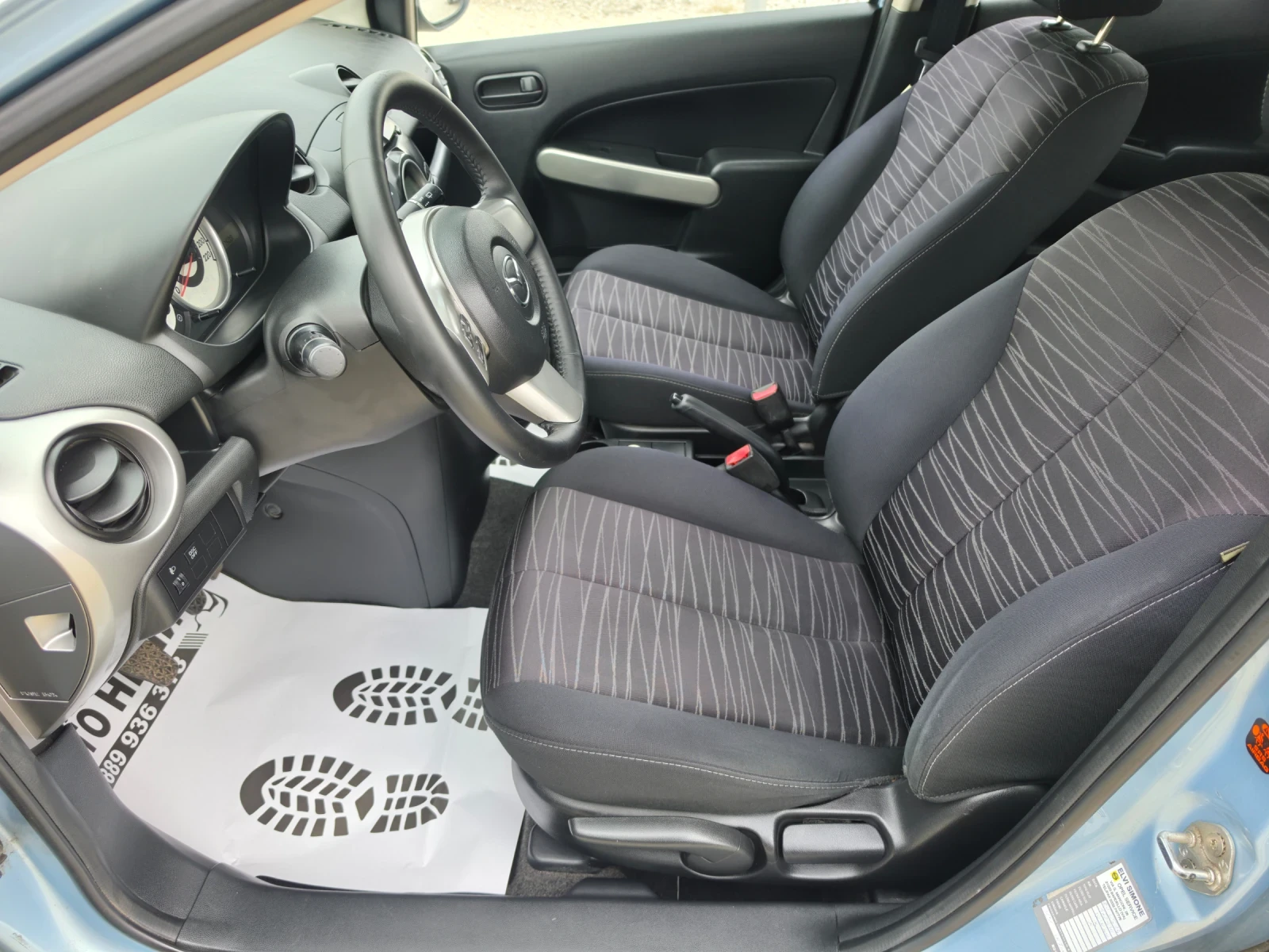 Mazda 2 1.3i 86 k.c, снимка 10 - Автомобили и джипове - 56517583