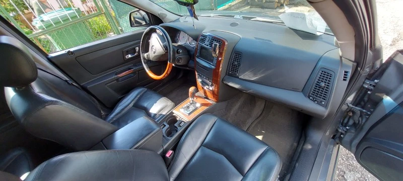 Cadillac Srx 4.6 V8, снимка 9 - Автомобили и джипове - 47144213