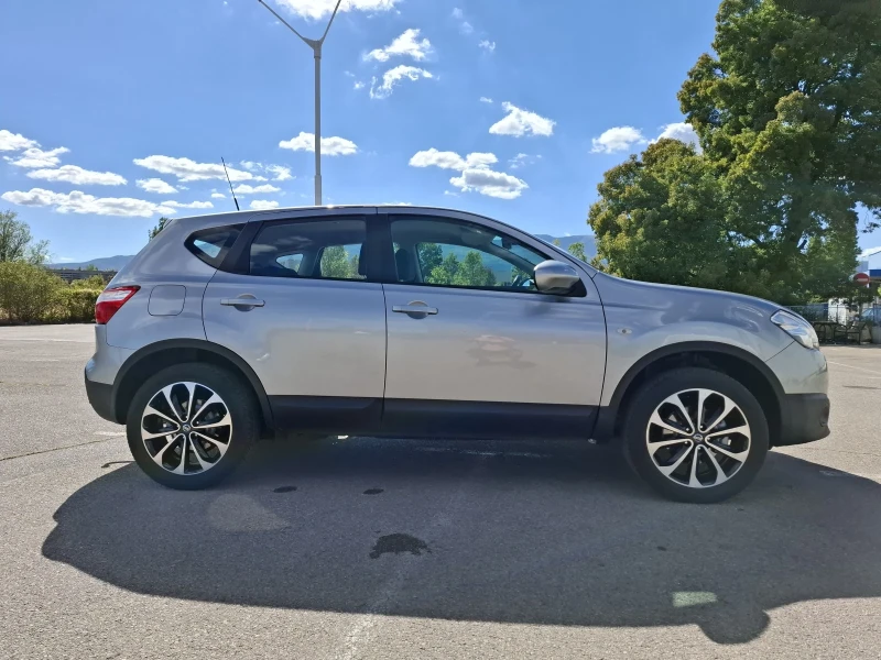 Nissan Qashqai 2.0 4x4, снимка 5 - Автомобили и джипове - 52052593