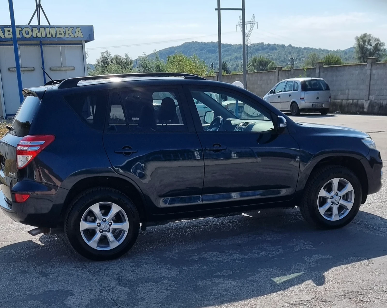 Toyota Rav4 2.0i 150к.с. Швейцария ТОП състояние  - изображение 4
