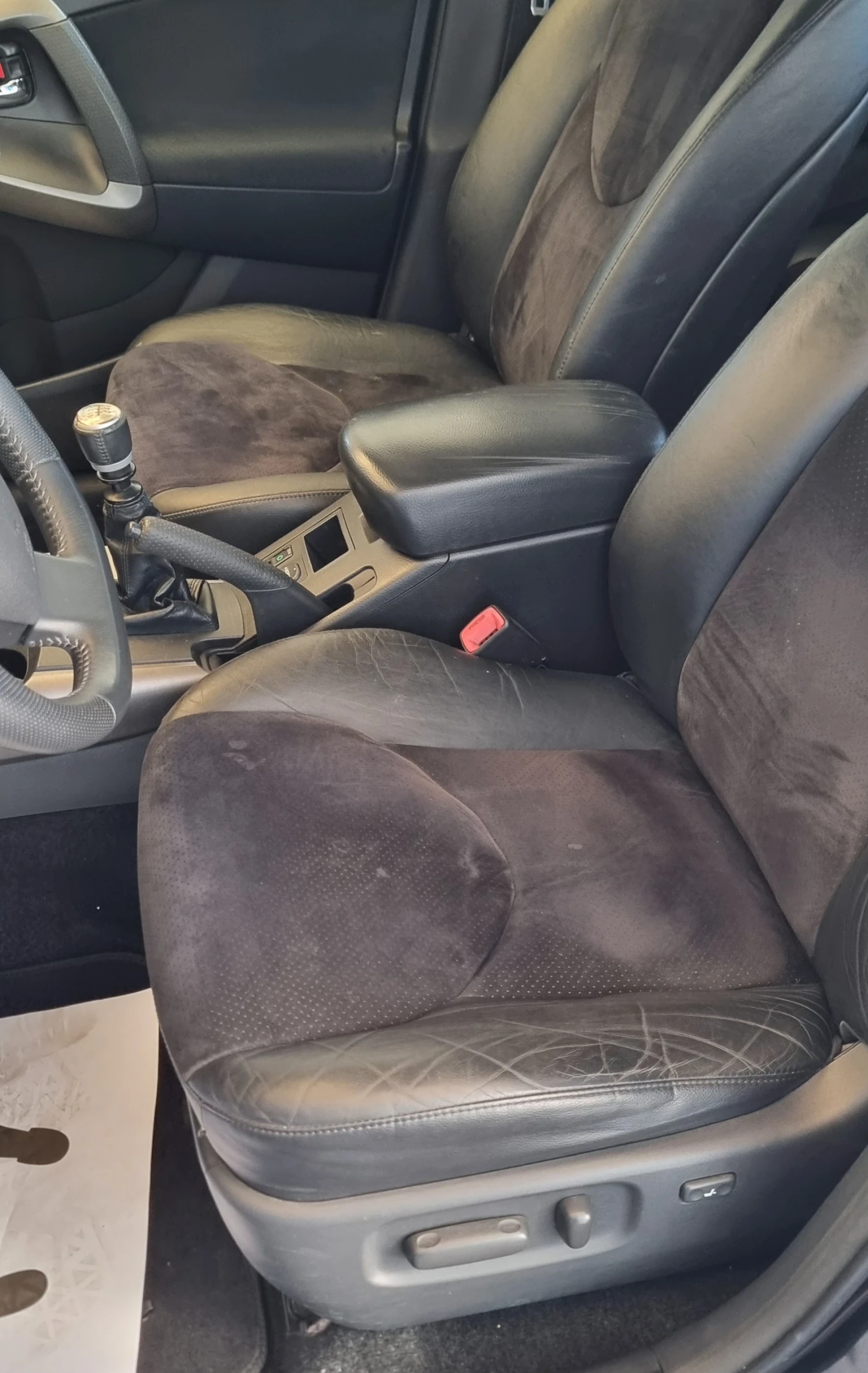 Toyota Rav4 2.0i 150к.с. Швейцария ТОП състояние  - изображение 9