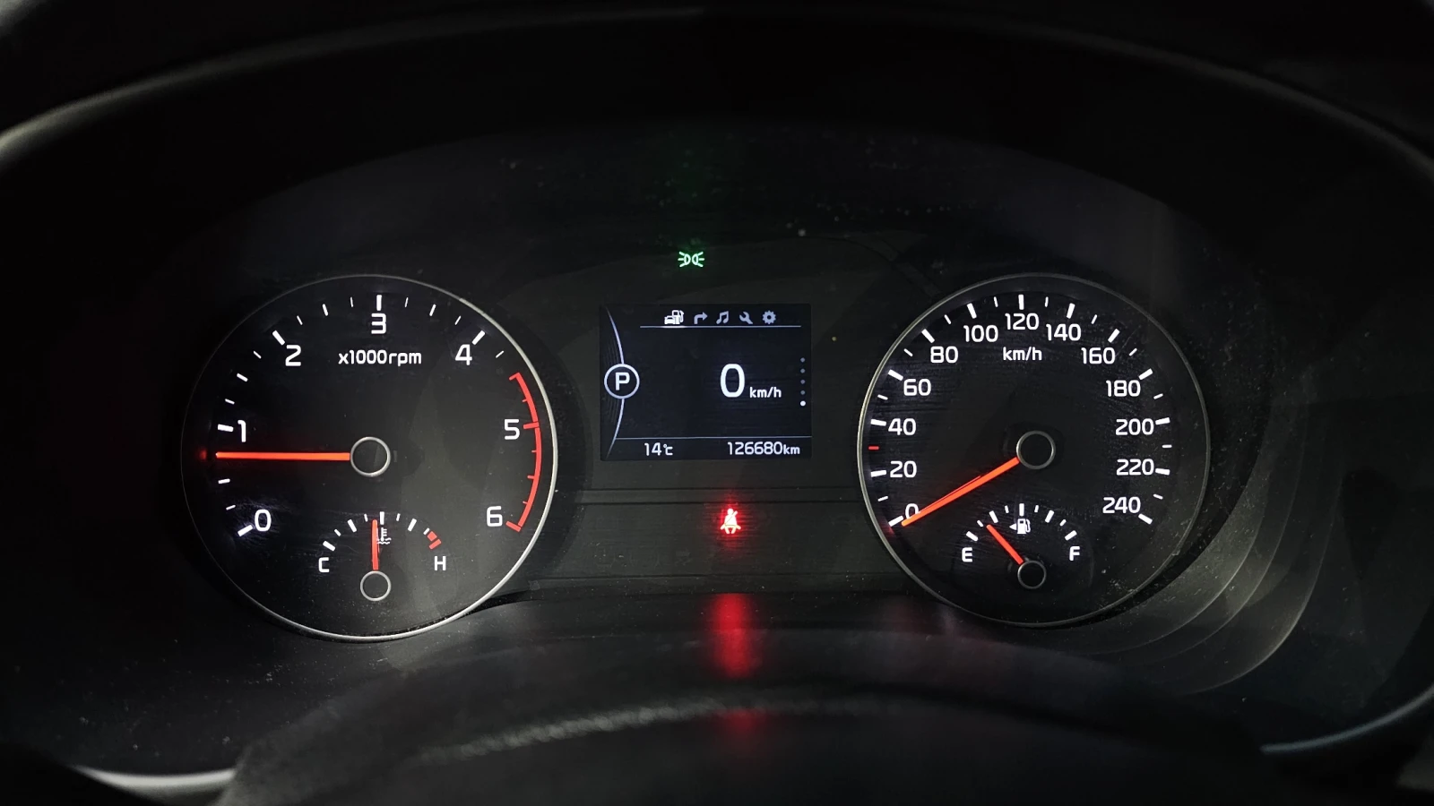 Kia Sportage 2.0 2WD NOBLESSE PLUS - изображение 8