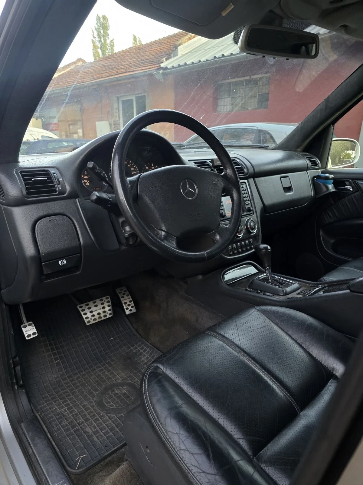 Mercedes-Benz ML 270, снимка 8 - Автомобили и джипове - 54395595