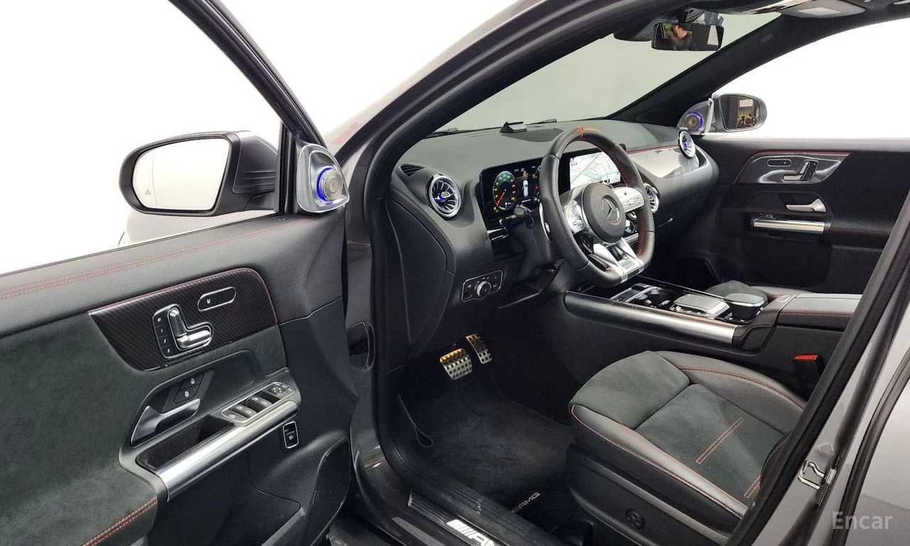 Mercedes-Benz GLA 45 AMG 4MATIC+ * ПОДГРЕВ* НАВИГАЦИЯ* BURMESTER , снимка 10 - Автомобили и джипове - 54912539