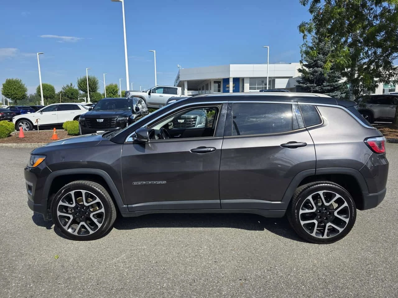Jeep Compass * Limited * АВТОКРЕДИТ БЕЗ ПЪРВОНАЧАЛНА ВНОСКА* , снимка 2 - Автомобили и джипове - 55408045
