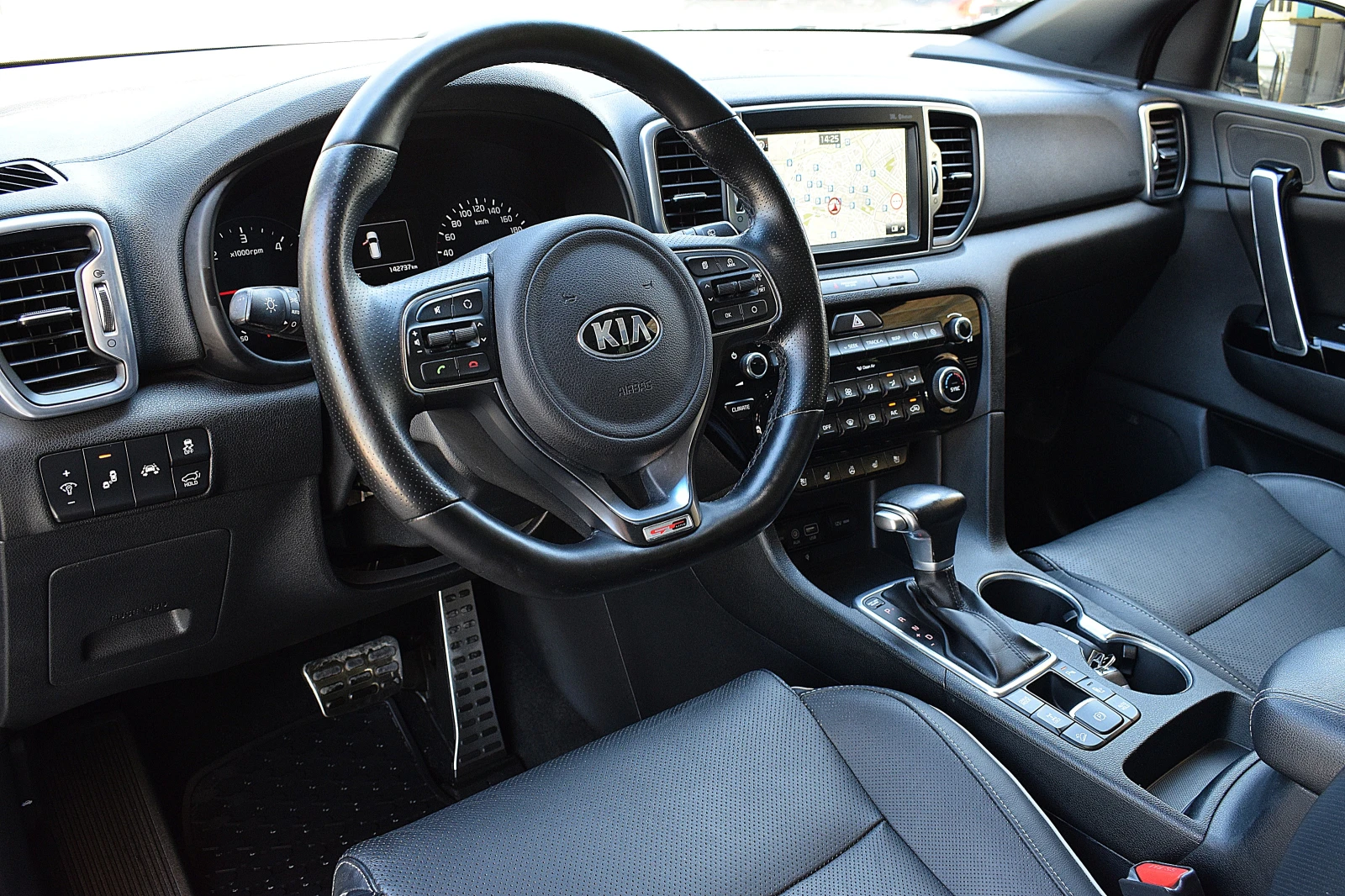 Kia Sportage 2.0ШВЕЙЦАРИЯ/GT-Line/4x4/АВТОМАТИК/ОБДУХВАНЕ/КАМЕР, снимка 9 - Автомобили и джипове - 55631880