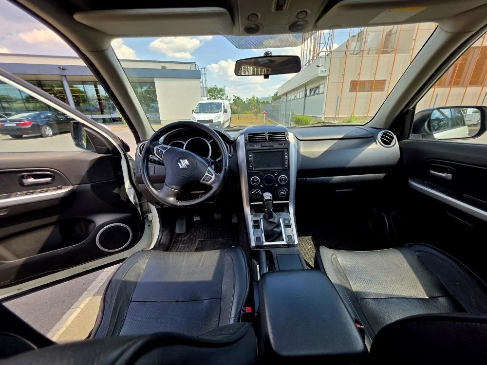 Suzuki Grand vitara 1.9CDDTI 130кс 2009G , снимка 9 - Автомобили и джипове - 55654983