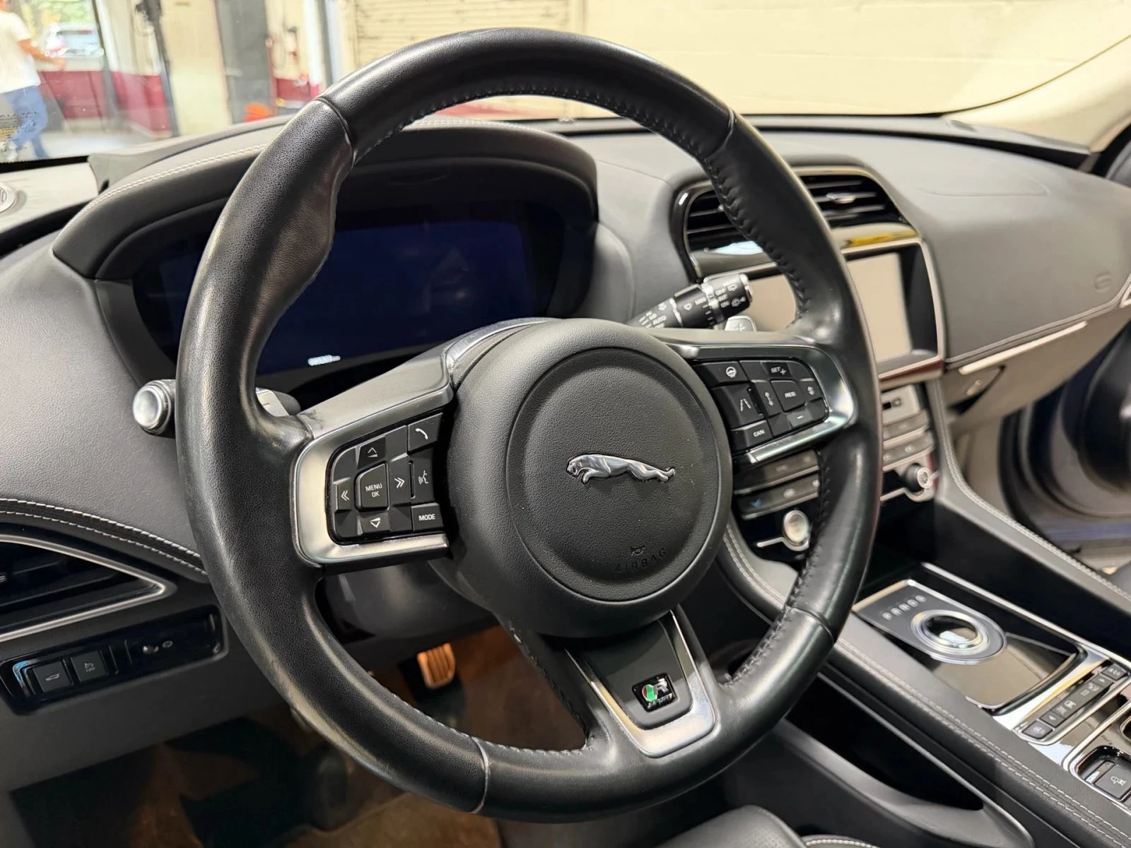 Jaguar F-PACE, снимка 10 - Автомобили и джипове - 56727778