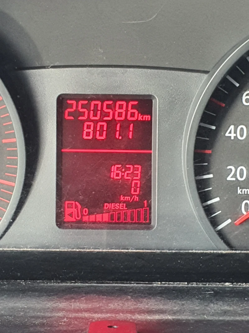 VW Crafter, снимка 13 - Бусове и автобуси - 52190144