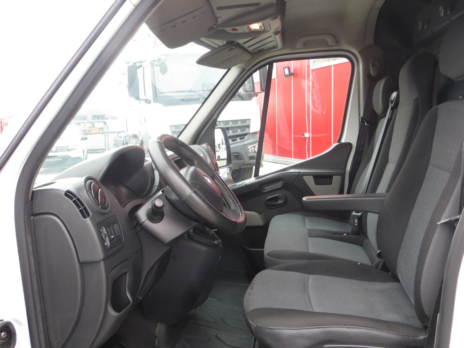 Renault Master 2.3 DCI - изображение 6