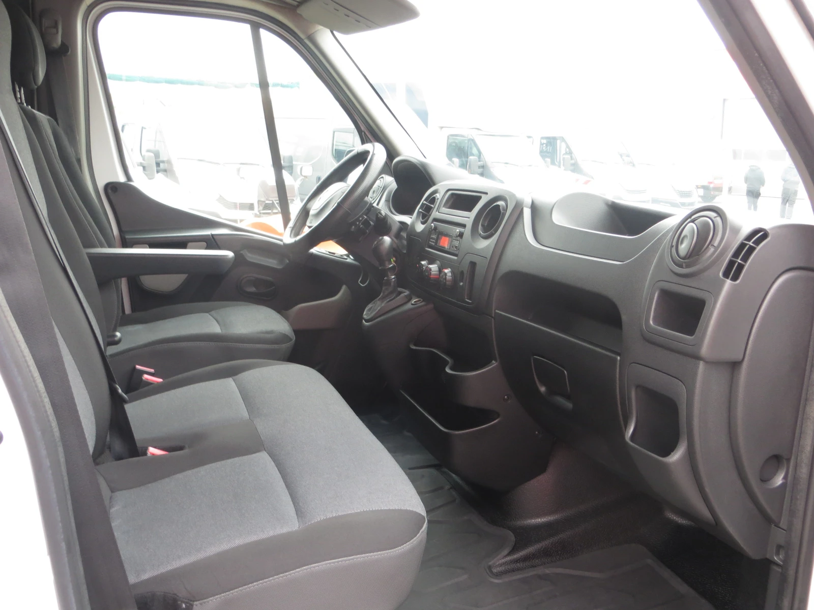 Renault Master 2.3 DCI - изображение 10