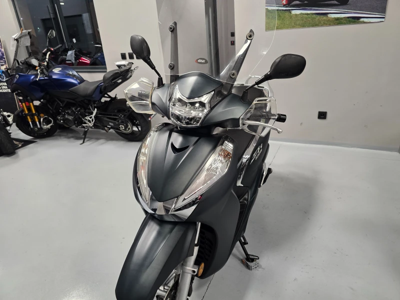 Honda Sh 300ie, ABS, 11.2017г., снимка 8 - Мотоциклети и мототехника - 53559709