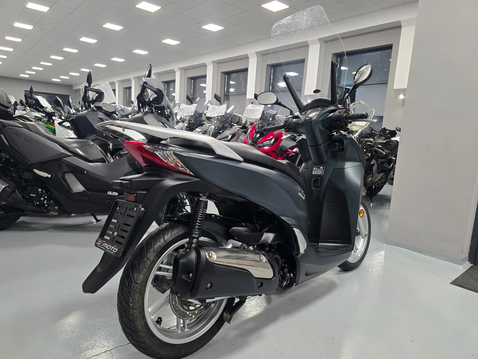 Honda Sh 300ie, ABS, 11.2017г. - изображение 4