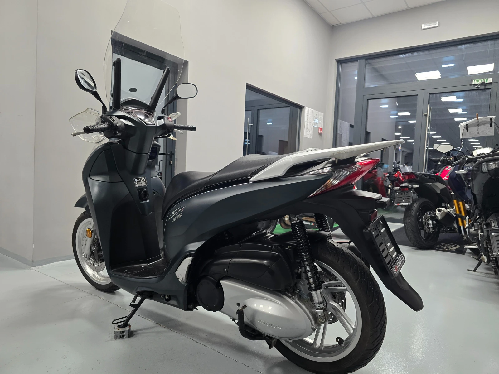 Honda Sh 300ie, ABS, 11.2017г. - изображение 5