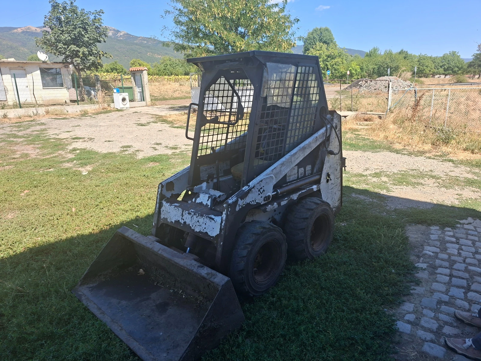 Мини челни товарачи Bobcat 453