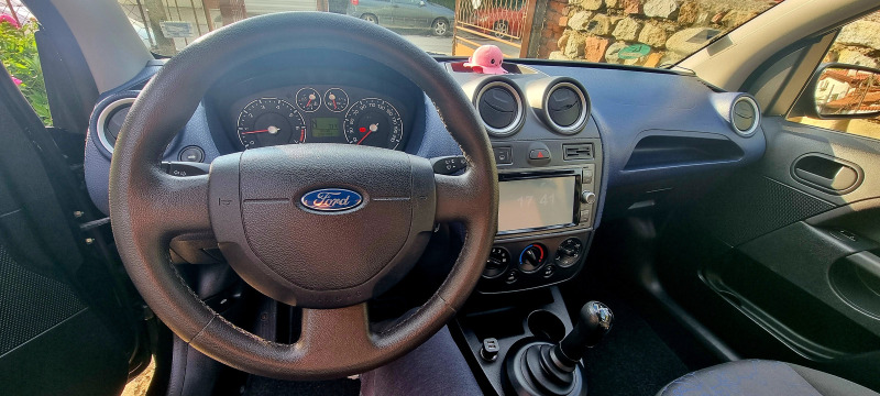 Ford Fiesta, снимка 10 - Автомобили и джипове - 46112904