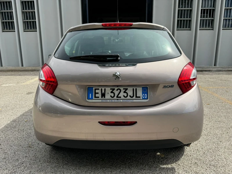 Peugeot 208 1.2, снимка 6 - Автомобили и джипове - 47512910