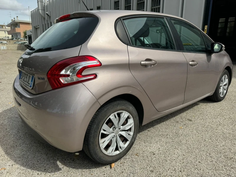 Peugeot 208 1.2, снимка 4 - Автомобили и джипове - 47512910