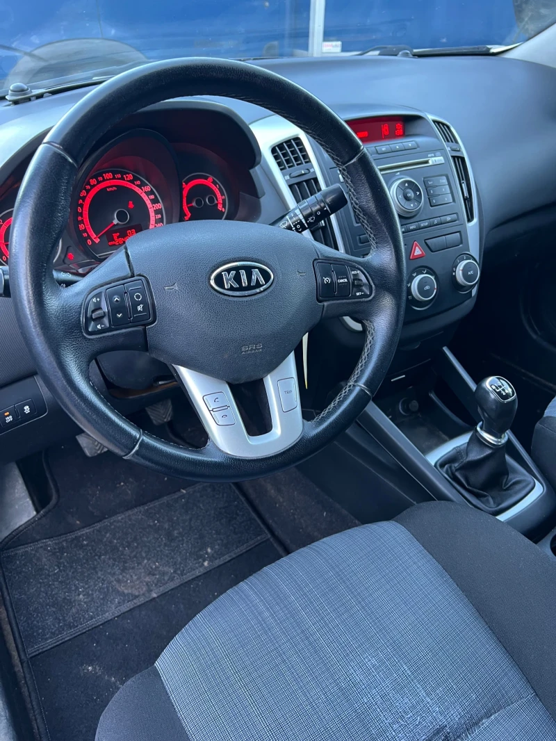 Kia Ceed, снимка 6 - Автомобили и джипове - 49588629