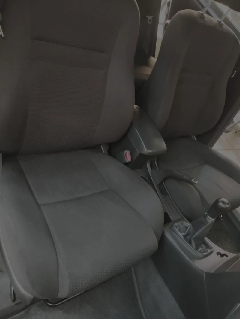 Toyota Corolla 1.4 VVTI, снимка 6 - Автомобили и джипове - 52249816