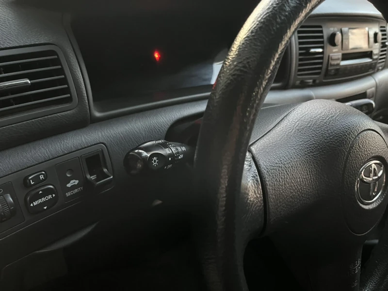Toyota Corolla 1.4 VVTI, снимка 10 - Автомобили и джипове - 52249816