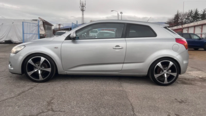Kia Pro ceed 2.0 CVVT / ТЕМПОМАТ / ПОДГРЕВ / КЛИМАТРОНИК, снимка 8 - Автомобили и джипове - 52990910