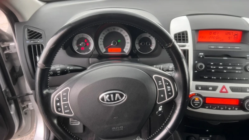 Kia Pro ceed 2.0 CVVT / ТЕМПОМАТ / ПОДГРЕВ / КЛИМАТРОНИК, снимка 13 - Автомобили и джипове - 52990910