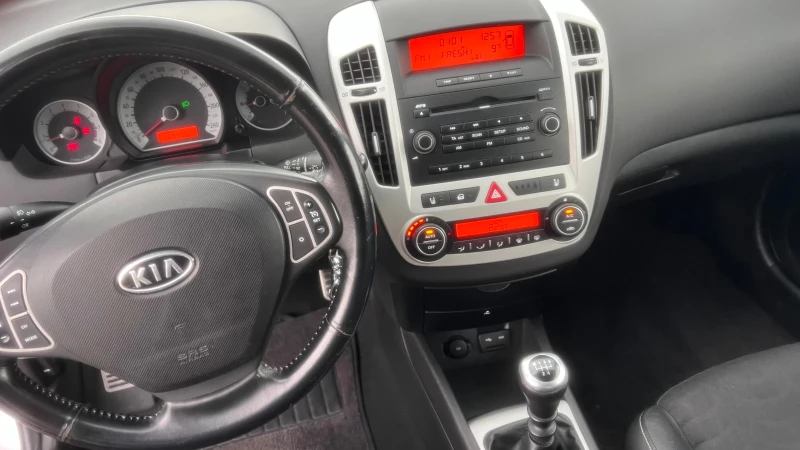 Kia Pro ceed 2.0 CVVT / ТЕМПОМАТ / ПОДГРЕВ / КЛИМАТРОНИК, снимка 14 - Автомобили и джипове - 52990910