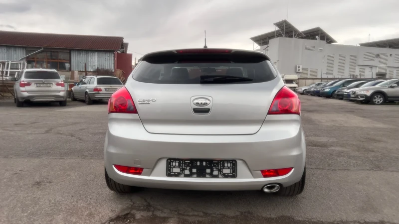 Kia Pro ceed 2.0 CVVT / ТЕМПОМАТ / ПОДГРЕВ / КЛИМАТРОНИК, снимка 6 - Автомобили и джипове - 52990910