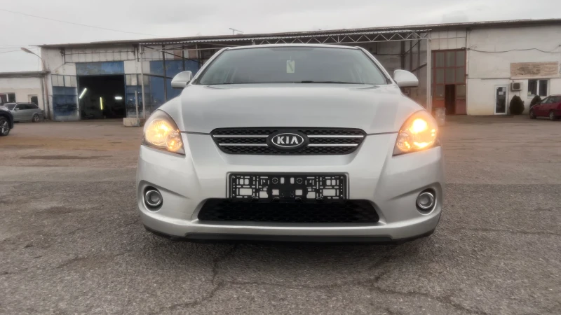 Kia Pro ceed 2.0 CVVT / ТЕМПОМАТ / ПОДГРЕВ / КЛИМАТРОНИК, снимка 2 - Автомобили и джипове - 52990910