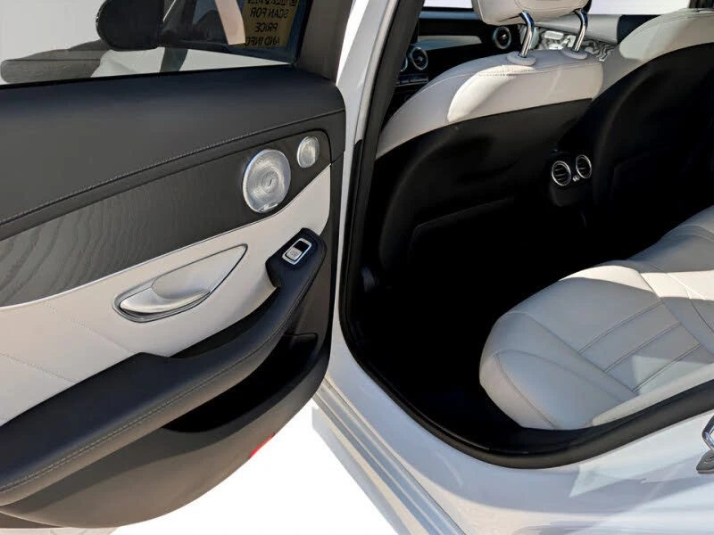 Mercedes-Benz C 43 AMG * AMG Line * HeadUp * * AвтоКредит* (ЦЕНА ДО БГ), снимка 16 - Автомобили и джипове - 53150588