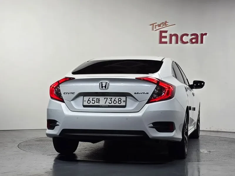 Honda Civic 2.0 10Th Generation, снимка 8 - Автомобили и джипове - 55843127