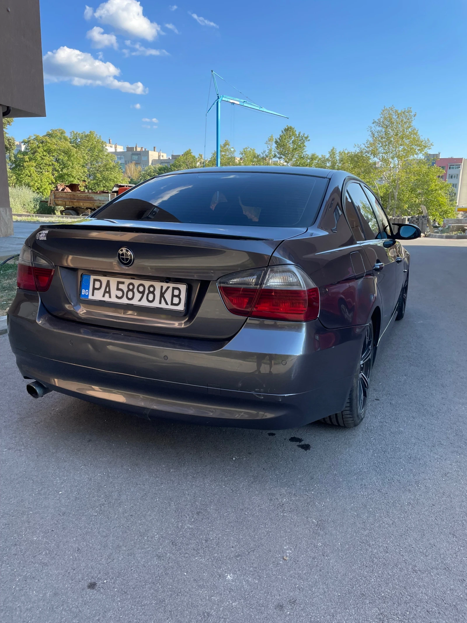 BMW 320 320d 163к.с. - изображение 6