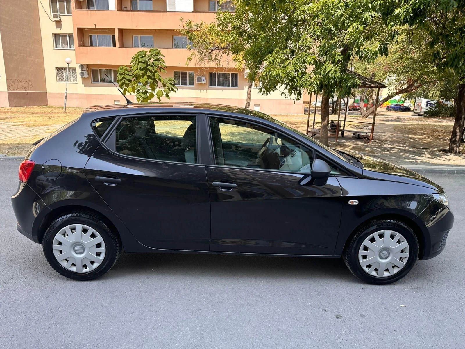 Seat Ibiza 1.4i Клима/Бензин - изображение 5