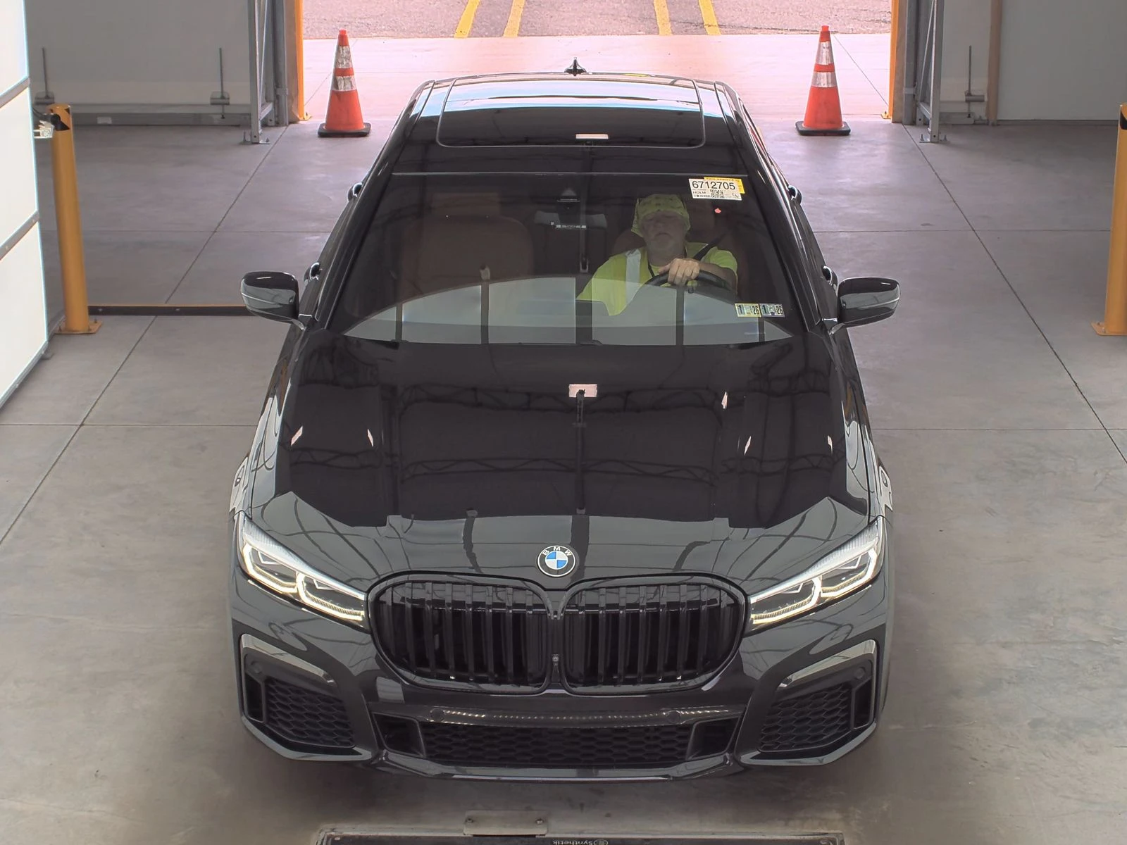 BMW 750 I xDrive (M-Pack) Обдух* Harman* Диг.табло* Масаж* - изображение 2