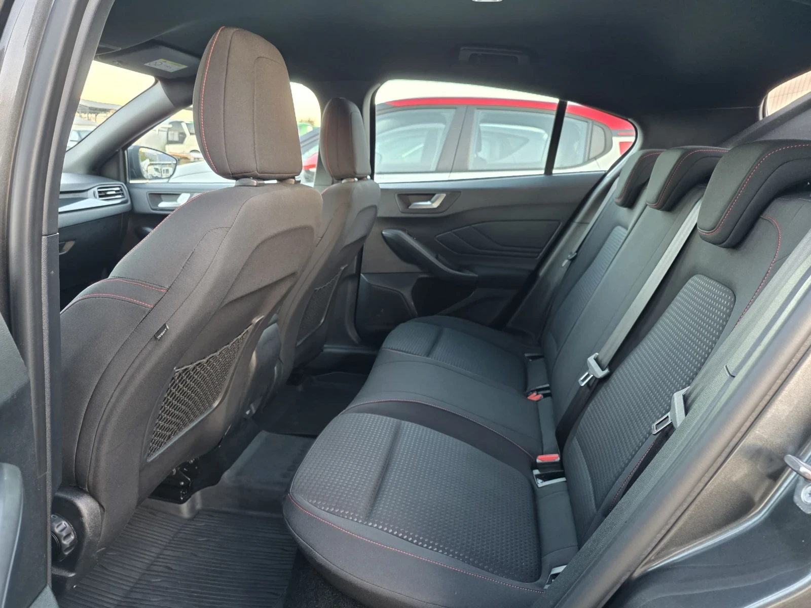 Ford Focus ST-LINE 1.0БЕНЗИН ВЕРИГА - изображение 9