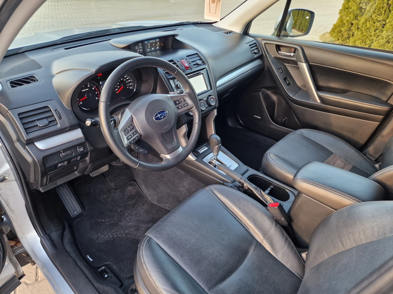 Subaru Forester 2.5i Touring Package, снимка 13 - Автомобили и джипове - 53713045