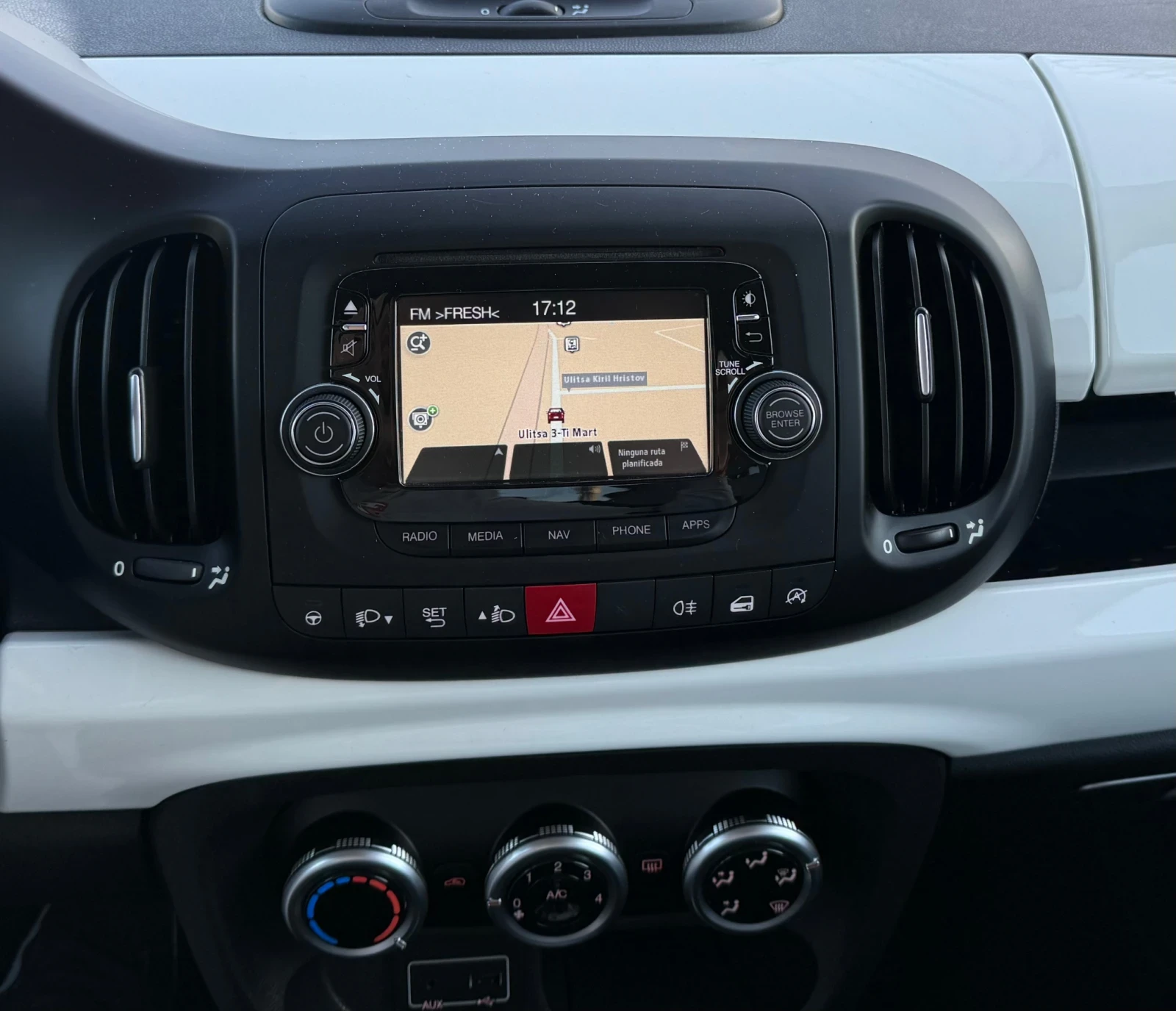 Fiat 500L 1.6 mJET 6ck 120kc, снимка 7 - Автомобили и джипове - 53817931