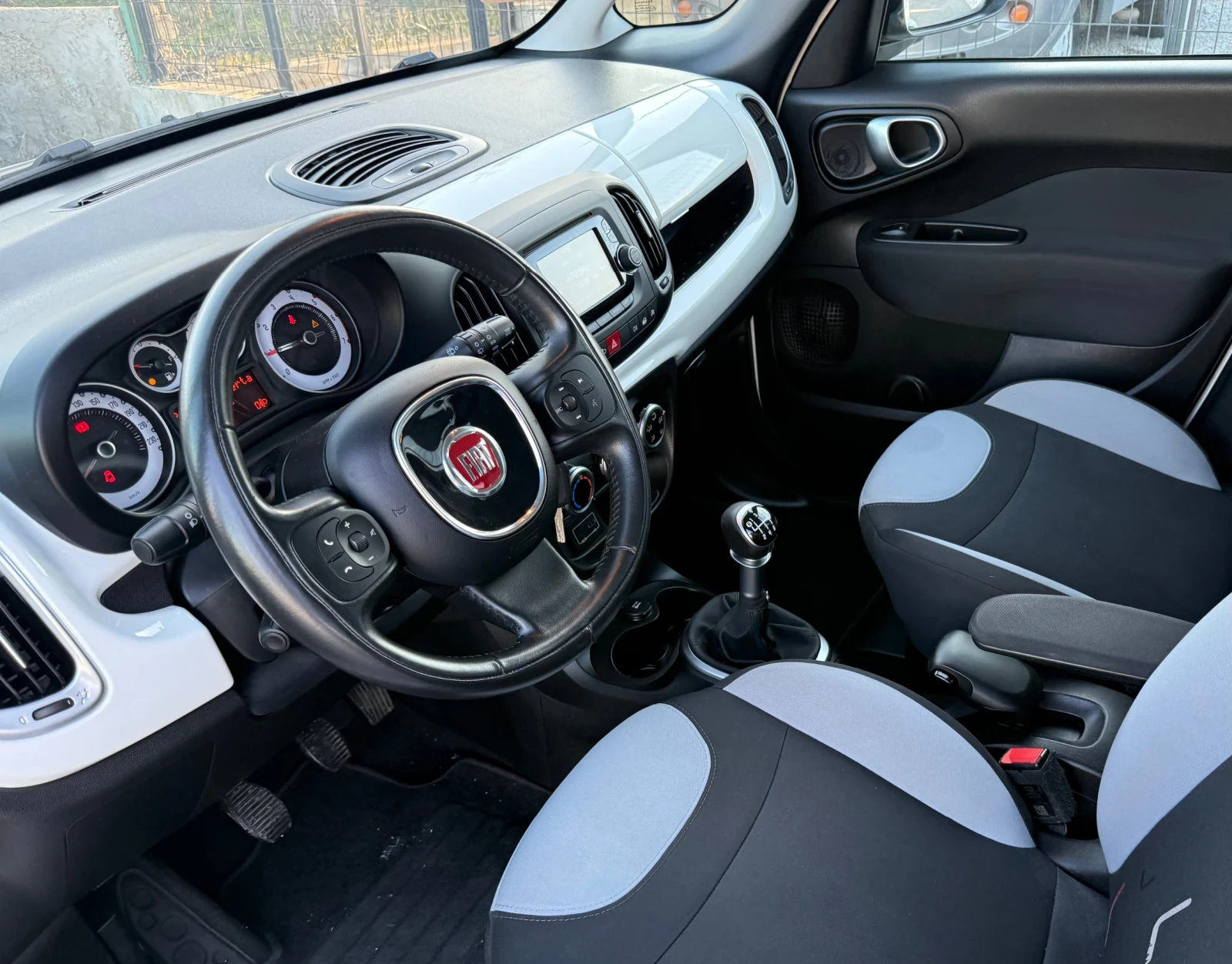 Fiat 500L 1.6 mJET 6ck 120kc, снимка 15 - Автомобили и джипове - 53817931