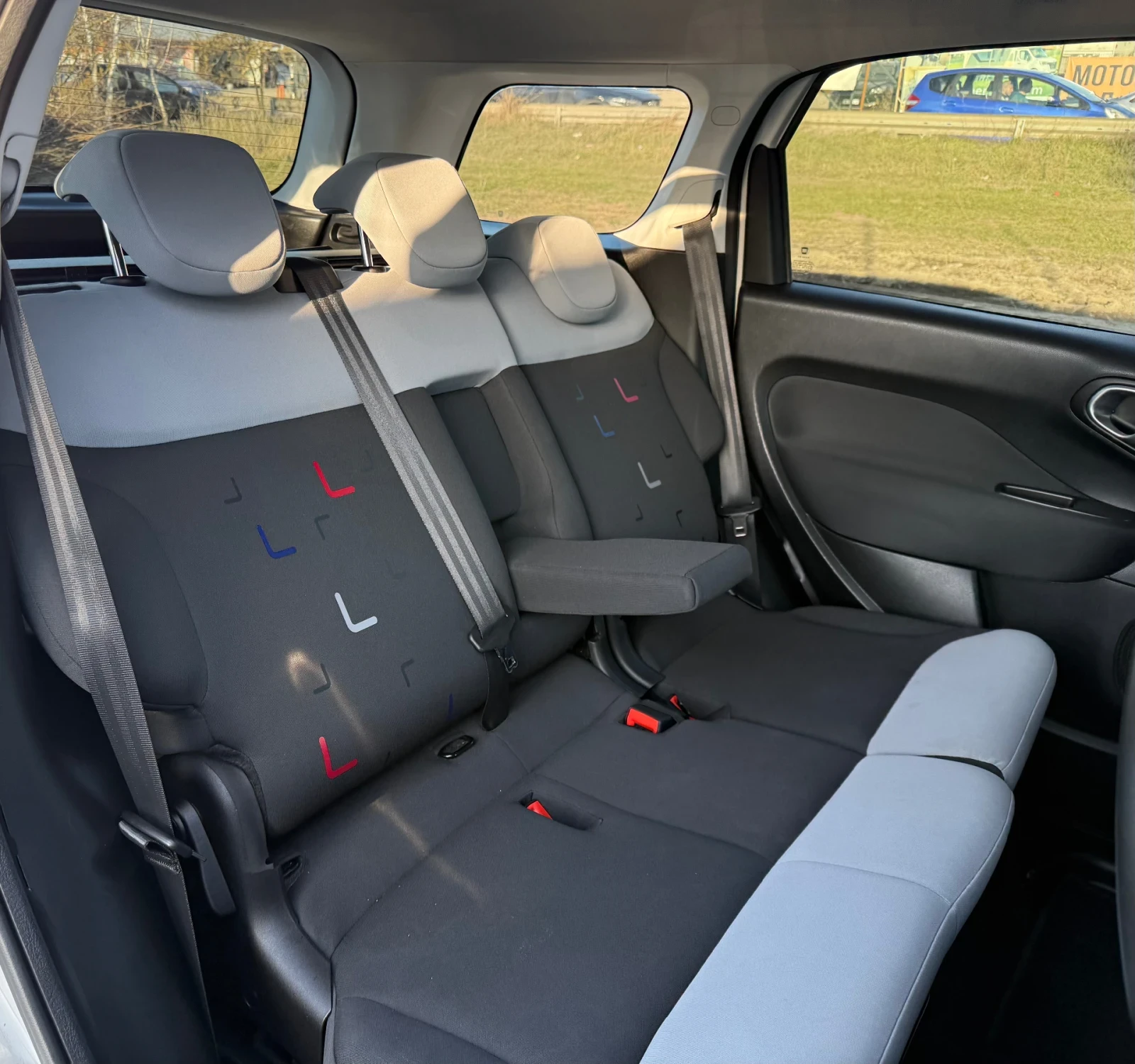 Fiat 500L 1.6 mJET 6ck 120kc, снимка 11 - Автомобили и джипове - 53817931