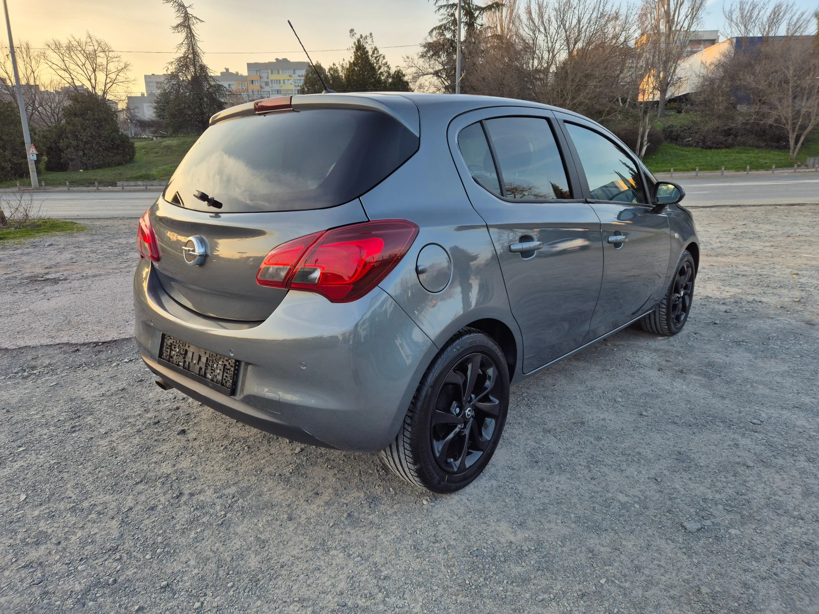 Opel Corsa 1.4i Газ.Инжек., снимка 5 - Автомобили и джипове - 53821598