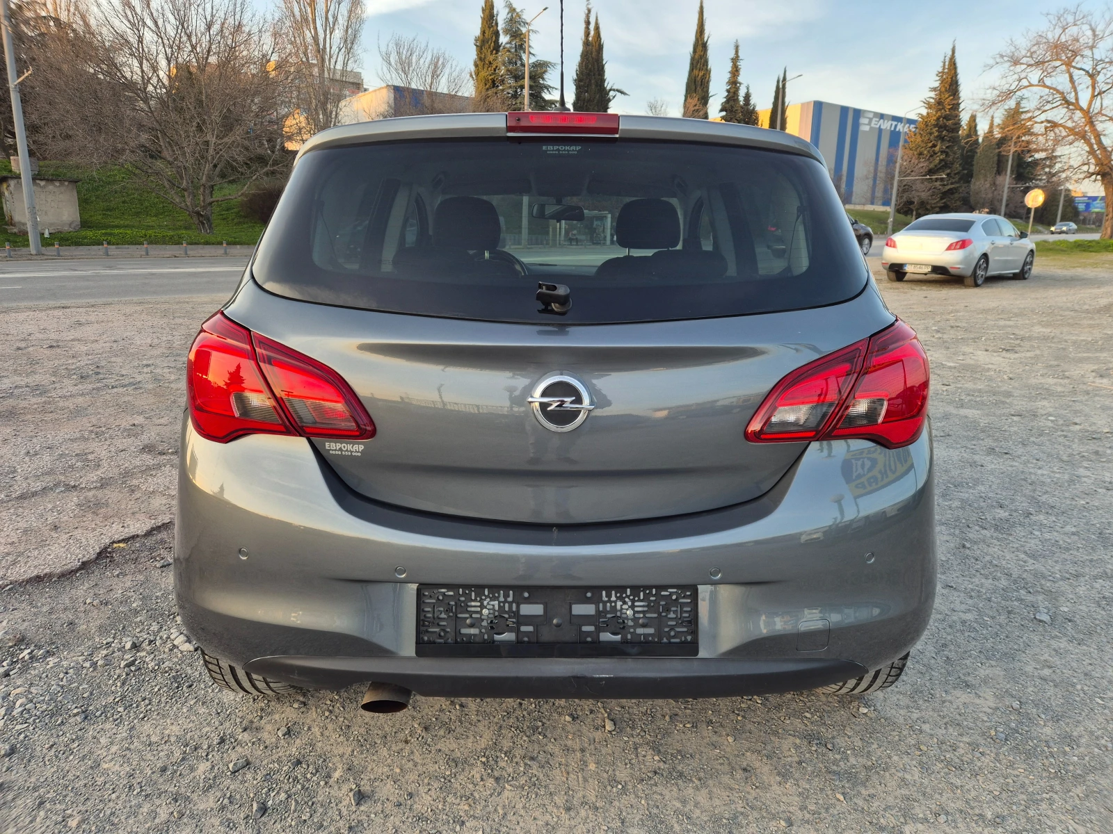 Opel Corsa 1.4i Газ.Инжек., снимка 4 - Автомобили и джипове - 53821598