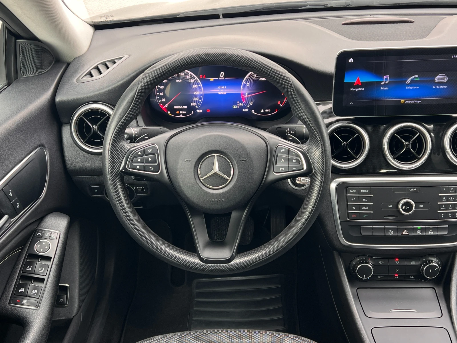 Mercedes-Benz CLA 180 d Sport * * * ПРОЧЕТИ ОПИСАНИЕТО* * * , снимка 8 - Автомобили и джипове - 54100004