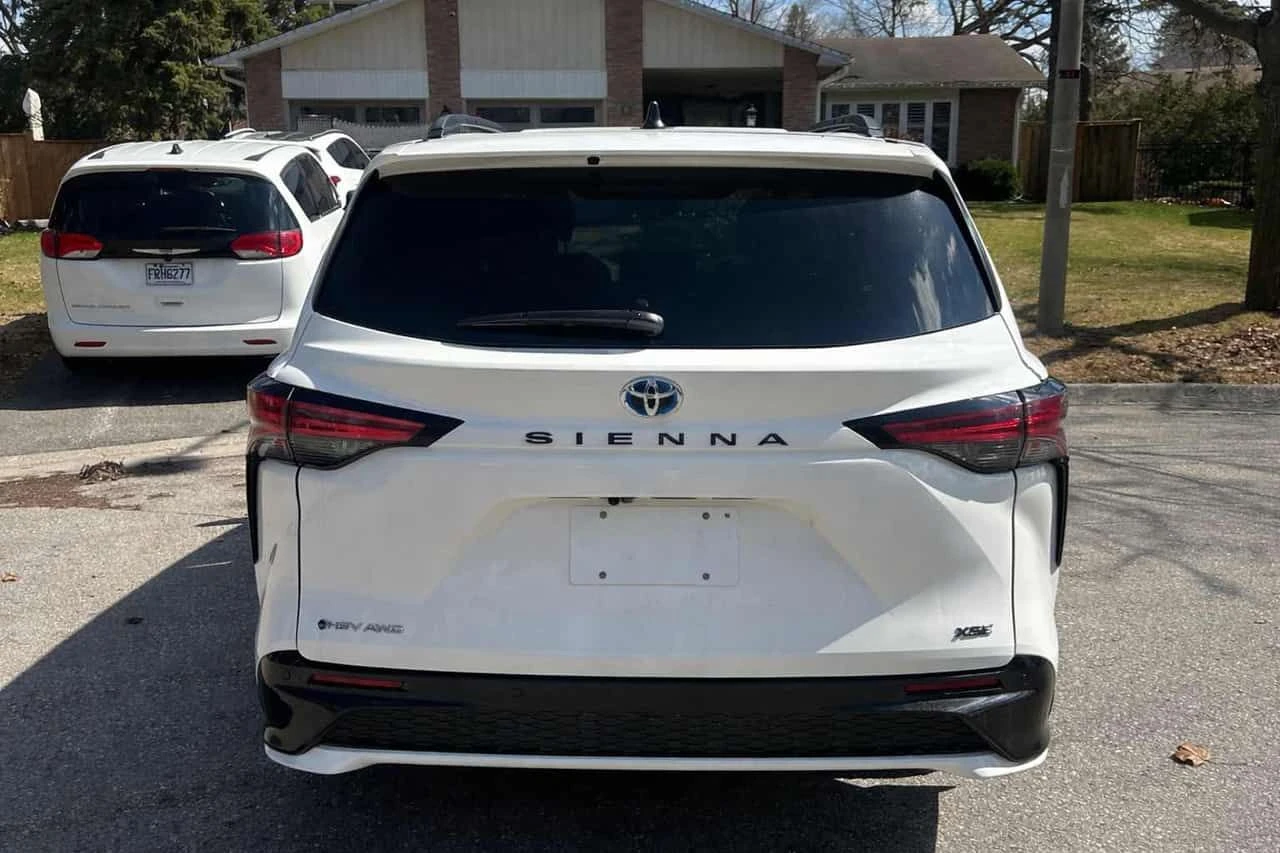 Toyota Sienna XSE 7 Passenger AWD  CARFAX, снимка 4 - Автомобили и джипове - 54112816