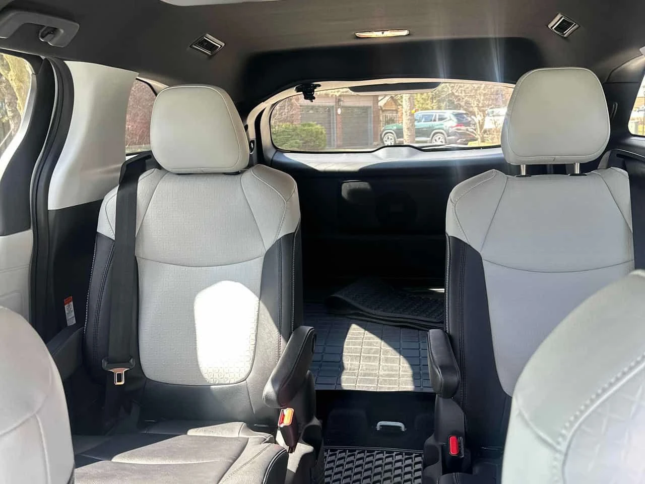 Toyota Sienna XSE 7 Passenger AWD  CARFAX, снимка 12 - Автомобили и джипове - 54112816