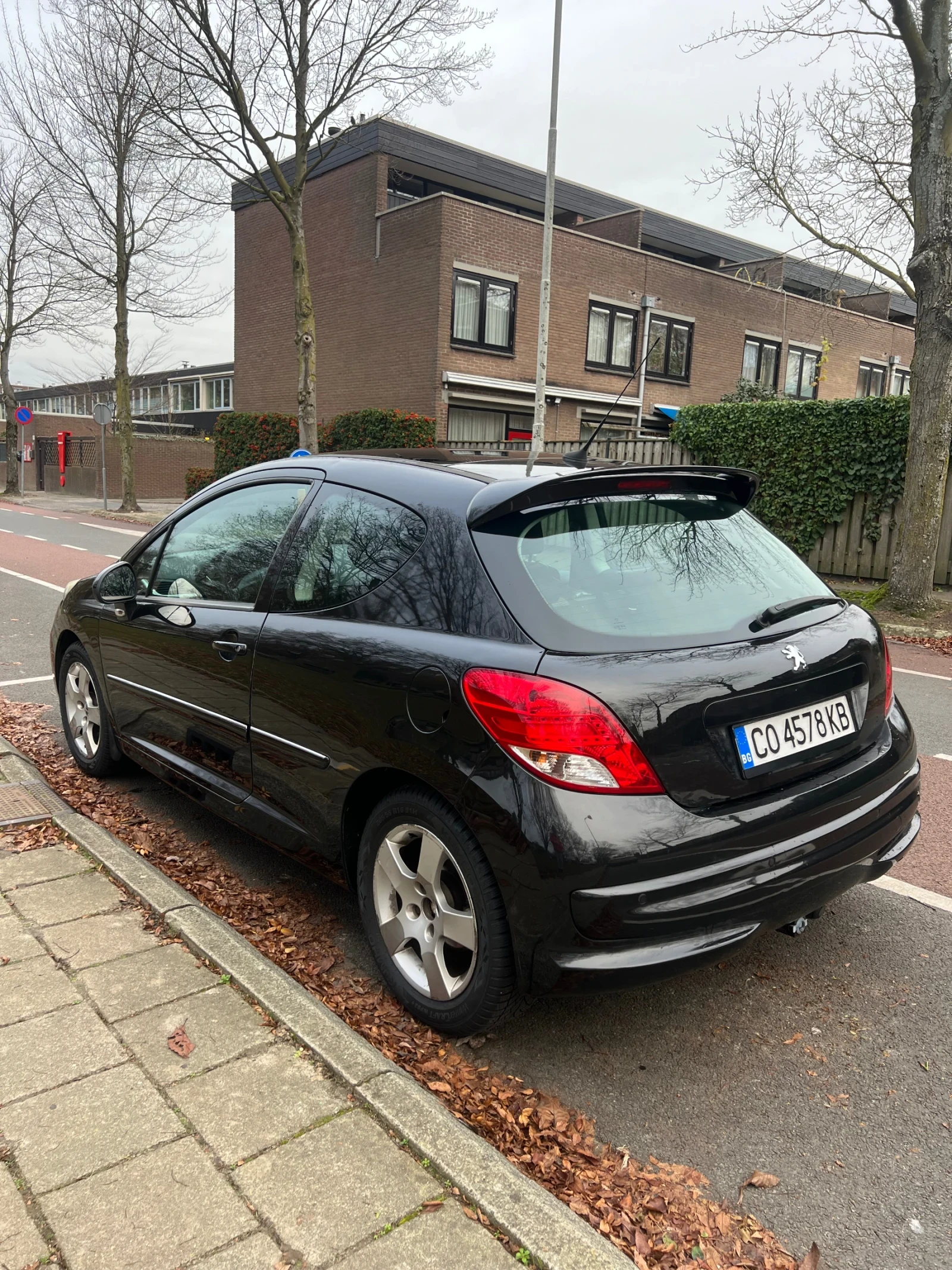 Peugeot 207 120 Premium, снимка 3 - Автомобили и джипове - 54193071