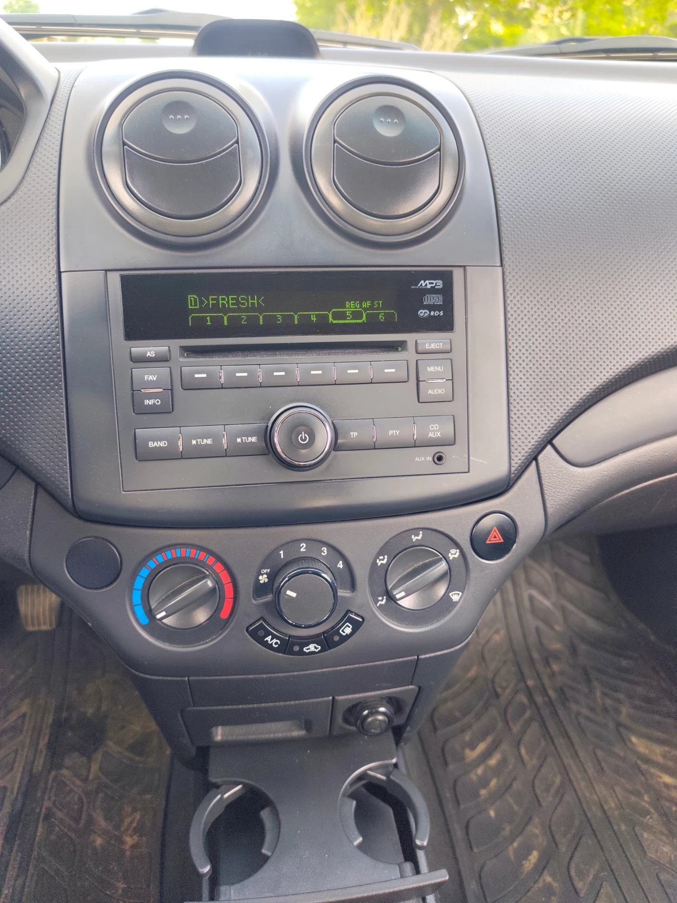 Chevrolet Aveo  1.2 бензин, 84 к.с., снимка 12 - Автомобили и джипове - 54766692