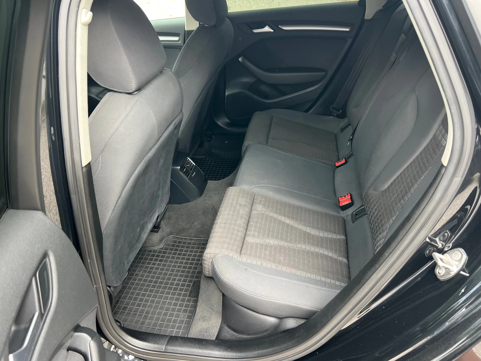 Audi A3 2.0 TDI, снимка 14 - Автомобили и джипове - 54934142