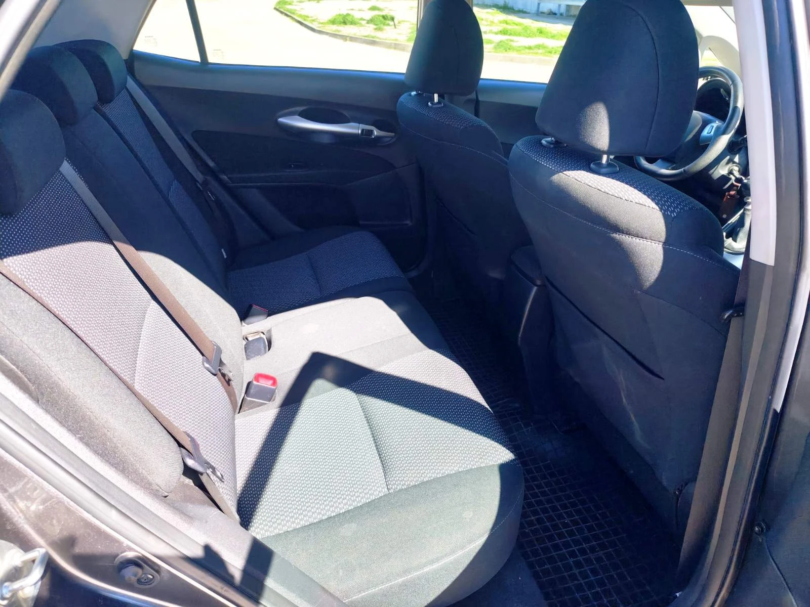 Toyota Auris, снимка 12 - Автомобили и джипове - 55278469