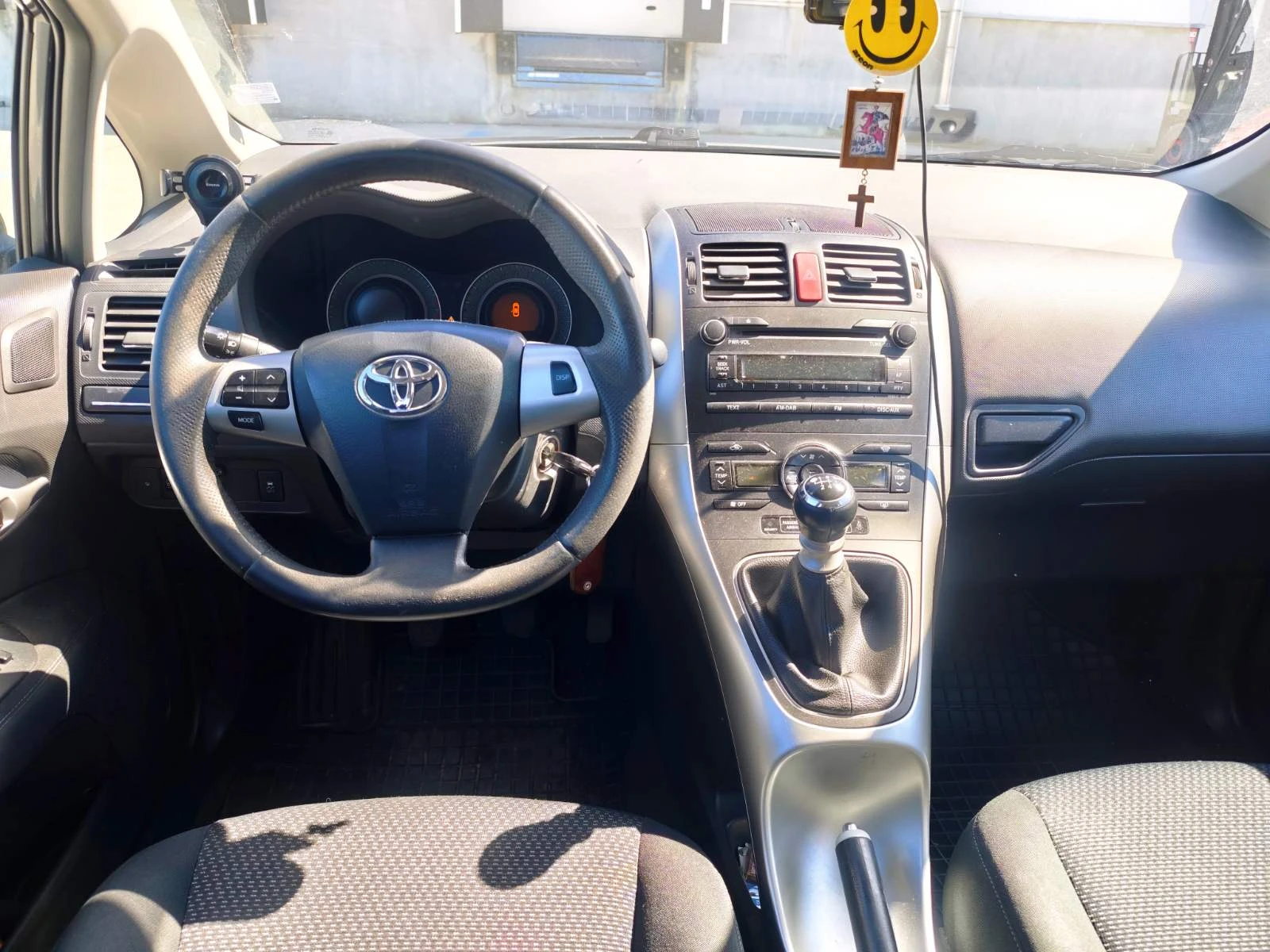 Toyota Auris, снимка 8 - Автомобили и джипове - 55278469